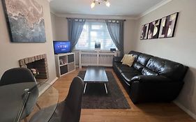 Croydon Apartment With Parking